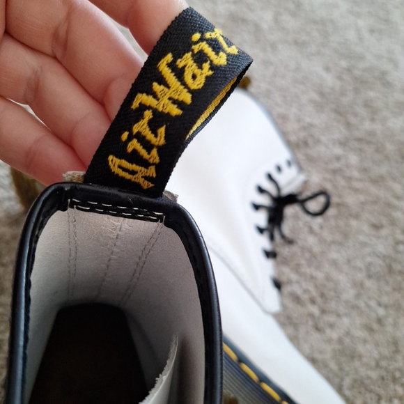Dr. Martens Boots Womens Sz 10 White 11821 Smooth Leather Combat 42 Doc Grunge - Picture 11 of 14